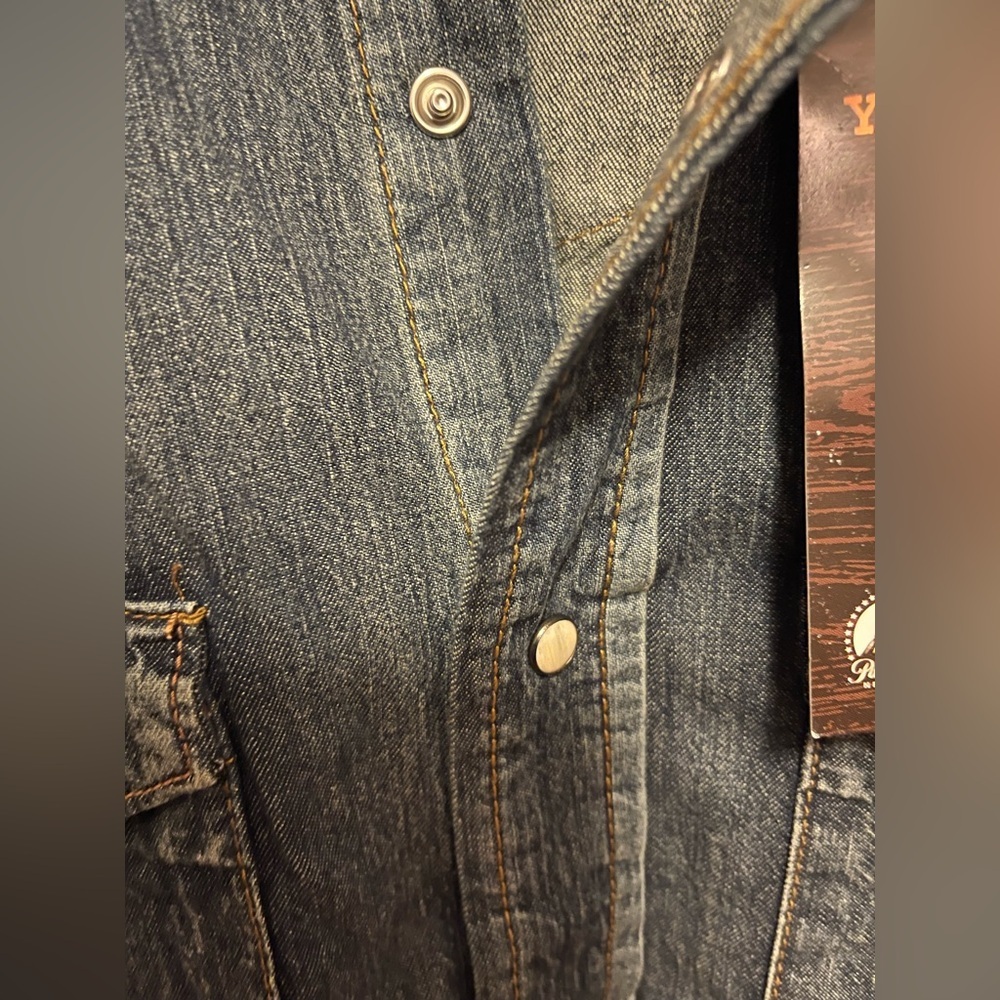 Yellowstone Dutton Ranch Men's Denim Shirt - Picture 5 of 6